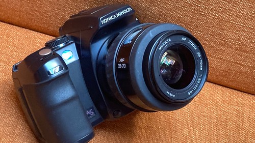 Minolta zoom 70mm - minolta,